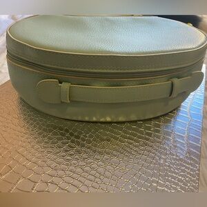 Vintage 2003 Estee Lauder Train Bag Travel Makeup Case Blue Zipper Closure